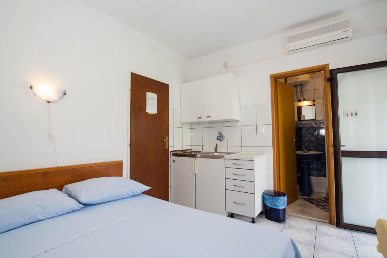 Apartment By The Sea Sucuraj, Hvar - 566