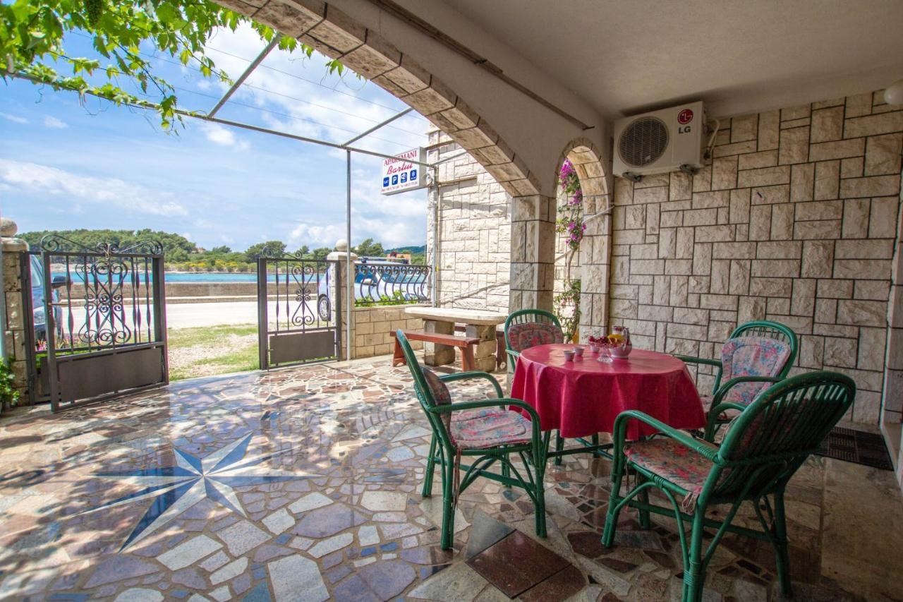 Apartment By The Sea Sucuraj, Hvar - 566 Sućuraj